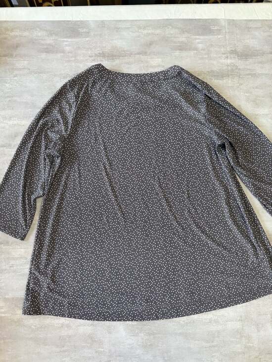 Anne Klein Women's Grey Polka Dot 3/4 Sleeve Knit Swing Top - Picture 3 of 4